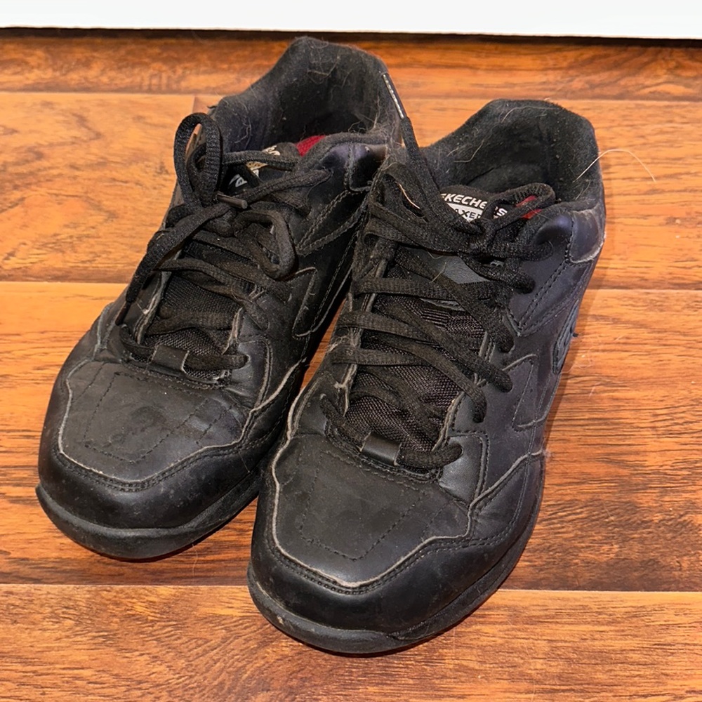 Skechers WAITRESS SNEAKERS!